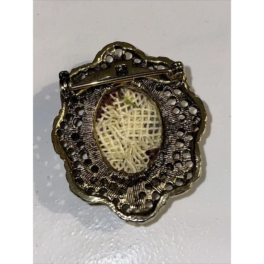 Vinatge Gold Tone Needlepoint‎ Floral Brooch Pin Filagre Mid-Century Art Deco A5
